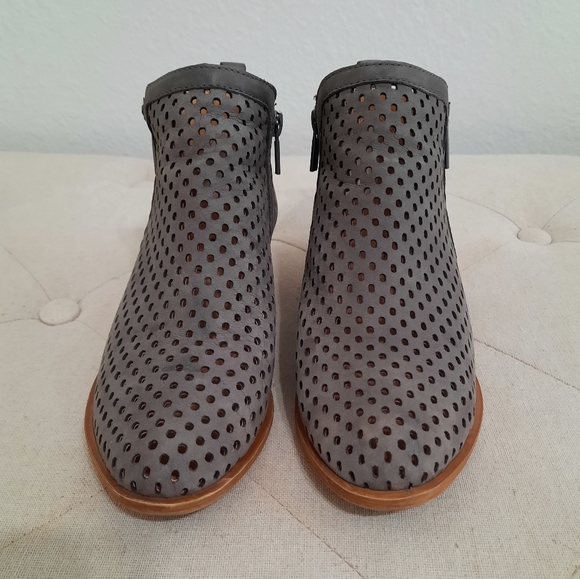 Lucky Brand | Basel Perforated Bootie | Size 6 - Picture 5 of 10
